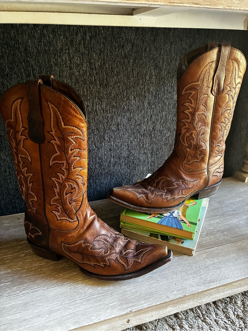 Men’s Circle G Leather Western Boots With Embroidery and Snip Toe